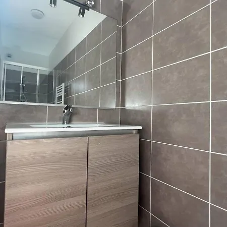 T3 Climatise Avec Terrasse A - Ideal Pour 4-5 Personnes, Proche Du Vieux Port - Fr-1-770-4 *