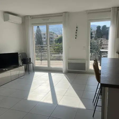 T3 Climatise Avec Terrasse A - Ideal Pour 4-5 Personnes, Proche Du Vieux Port - Fr-1-770-4 Apartament *