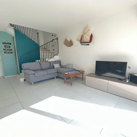 T3 Climatise Avec Terrasse A - Ideal Pour 4-5 Personnes, Proche Du Vieux Port - Fr-1-770-4 *