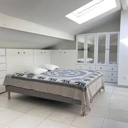 T3 Climatise Avec Terrasse A - Ideal Pour 4-5 Personnes, Proche Du Vieux Port - Fr-1-770-4 Apartament *
